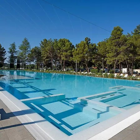 Hébergement de vacances Holiday Camping Valkanela.2 *